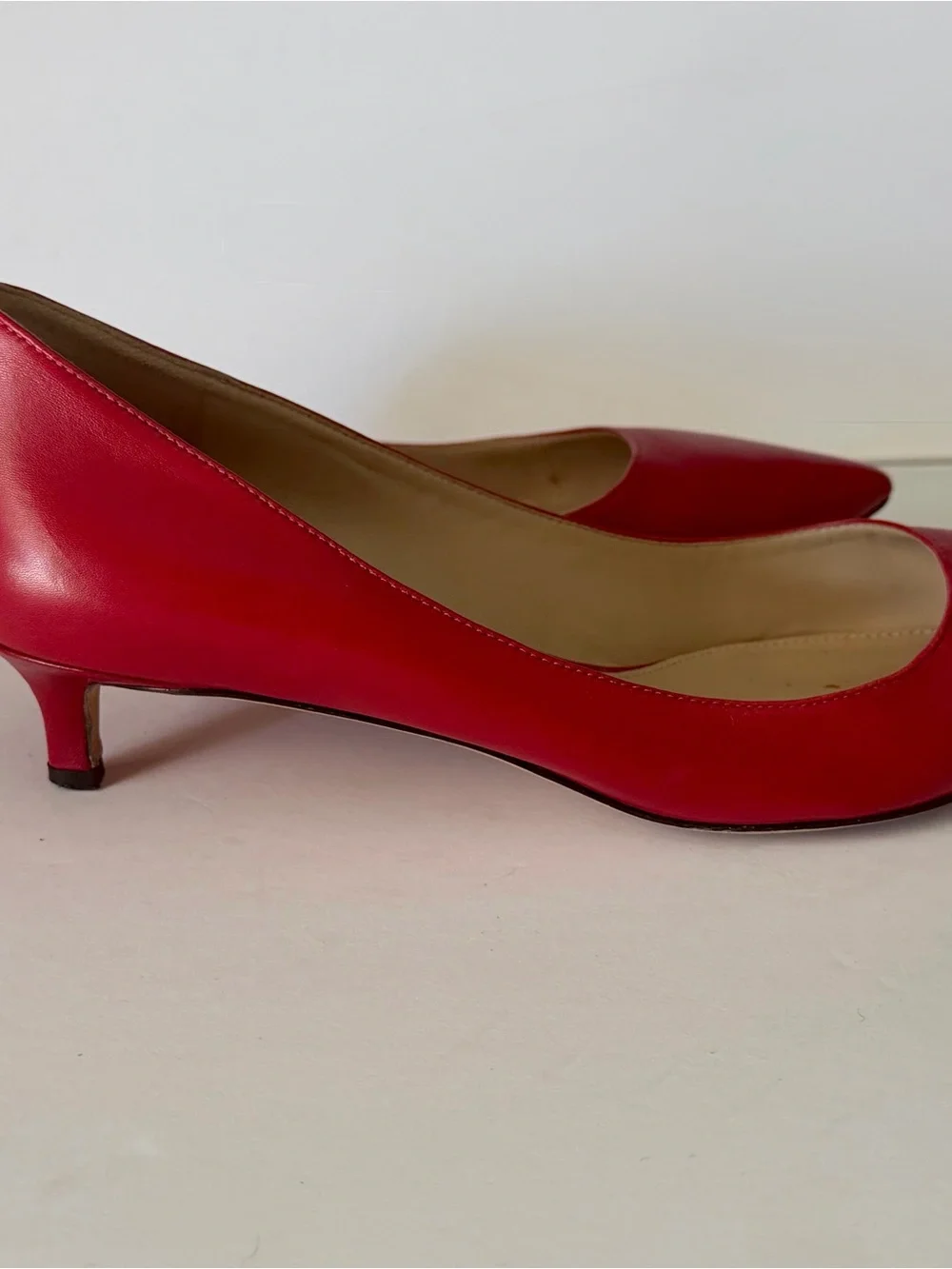 Via Spiga Red Pointed-Toe Leather Kitten heel Pumps. 9.5